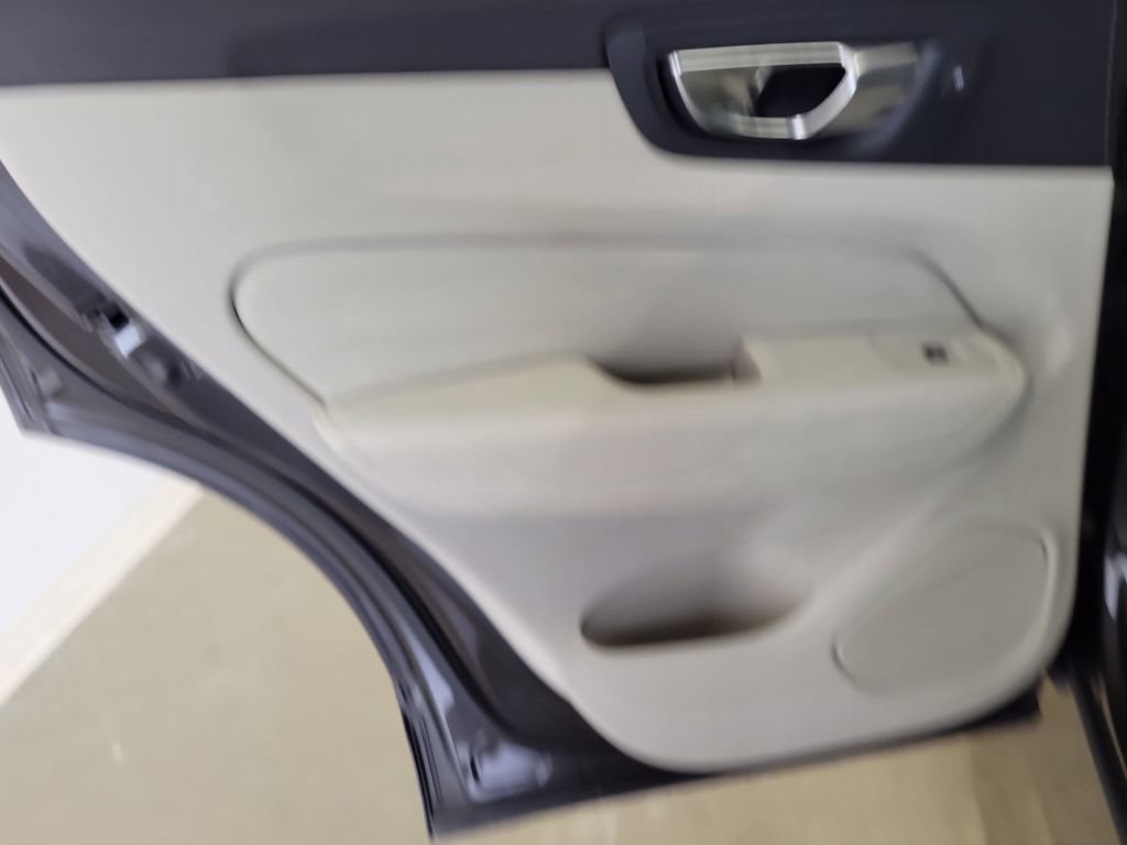 Used 2023 Volvo XC60 T8 Plus w/ Protection Package AWD/4WD image 15