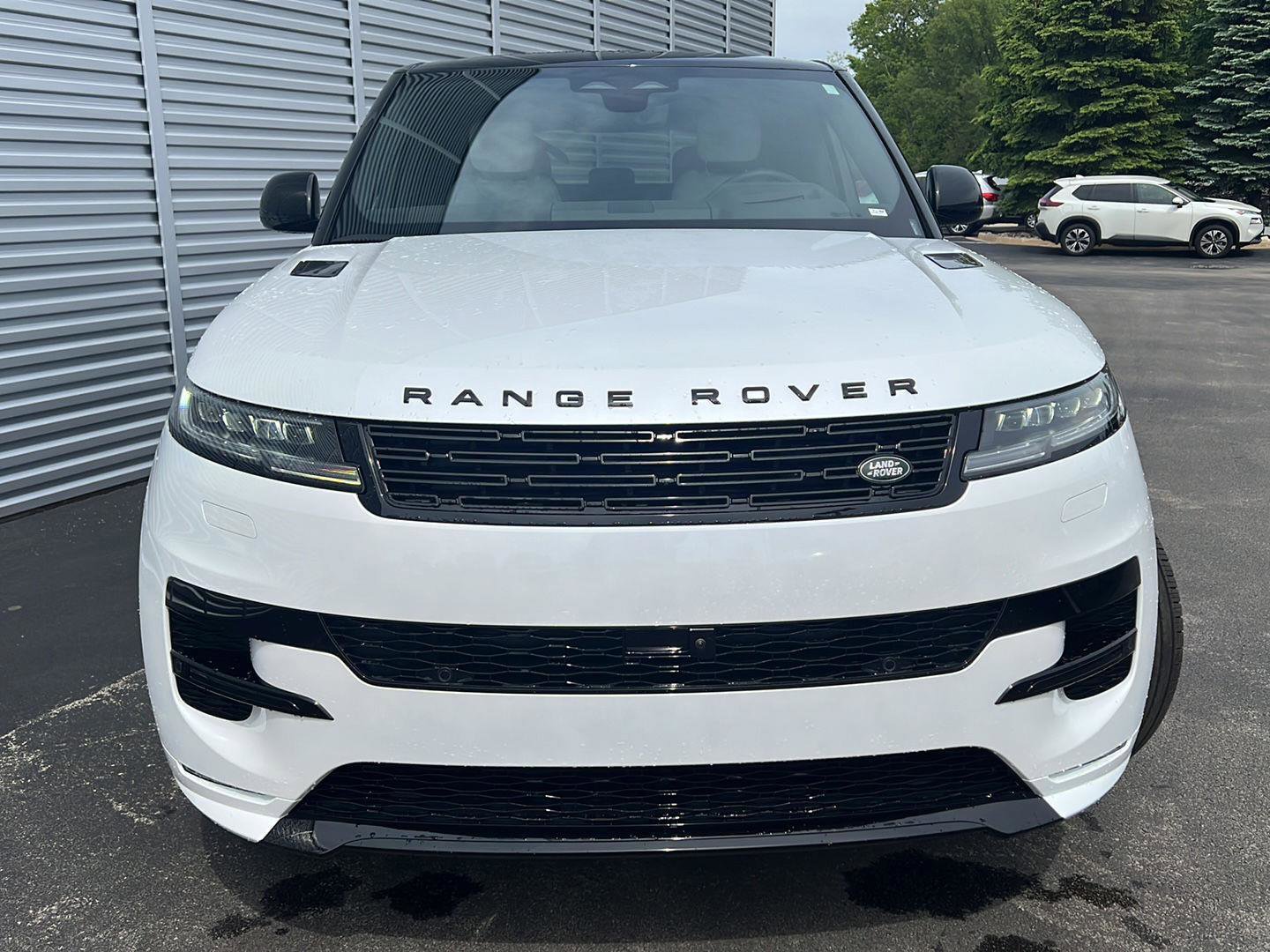 New 2026 Land Rover Range Rover Sport Dynamic SE AWD/4WD image 5
