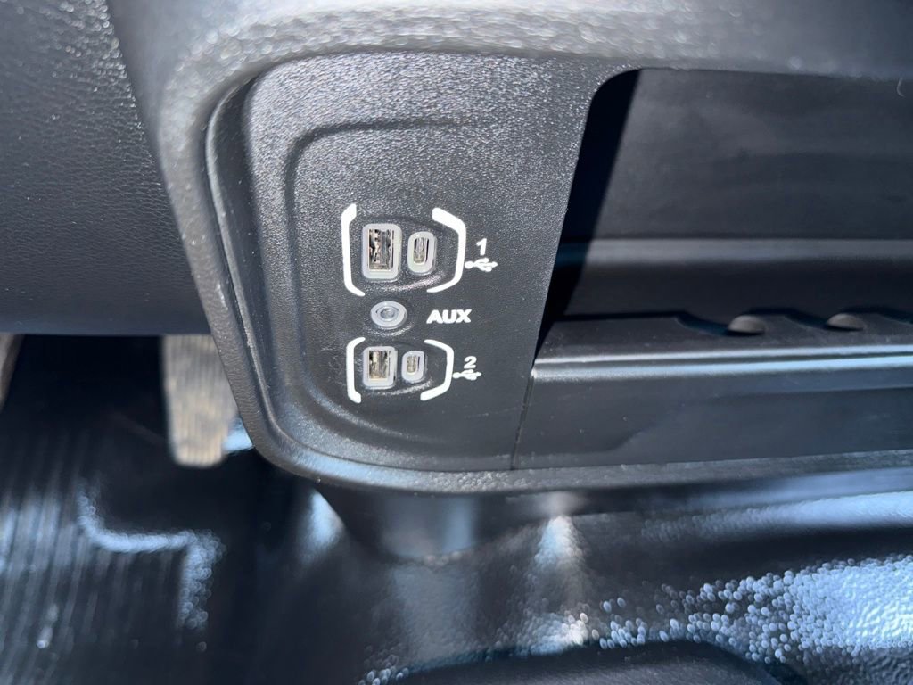 Used 2023 RAM 3500 Tradesman w/ Chrome Appearance Group image 32