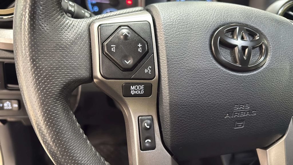 Used 2019 Toyota Tacoma SR5 AWD/4WD image 22
