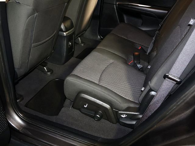 Used 2019 Dodge Journey SE w/ Connectivity Group FWD image 26