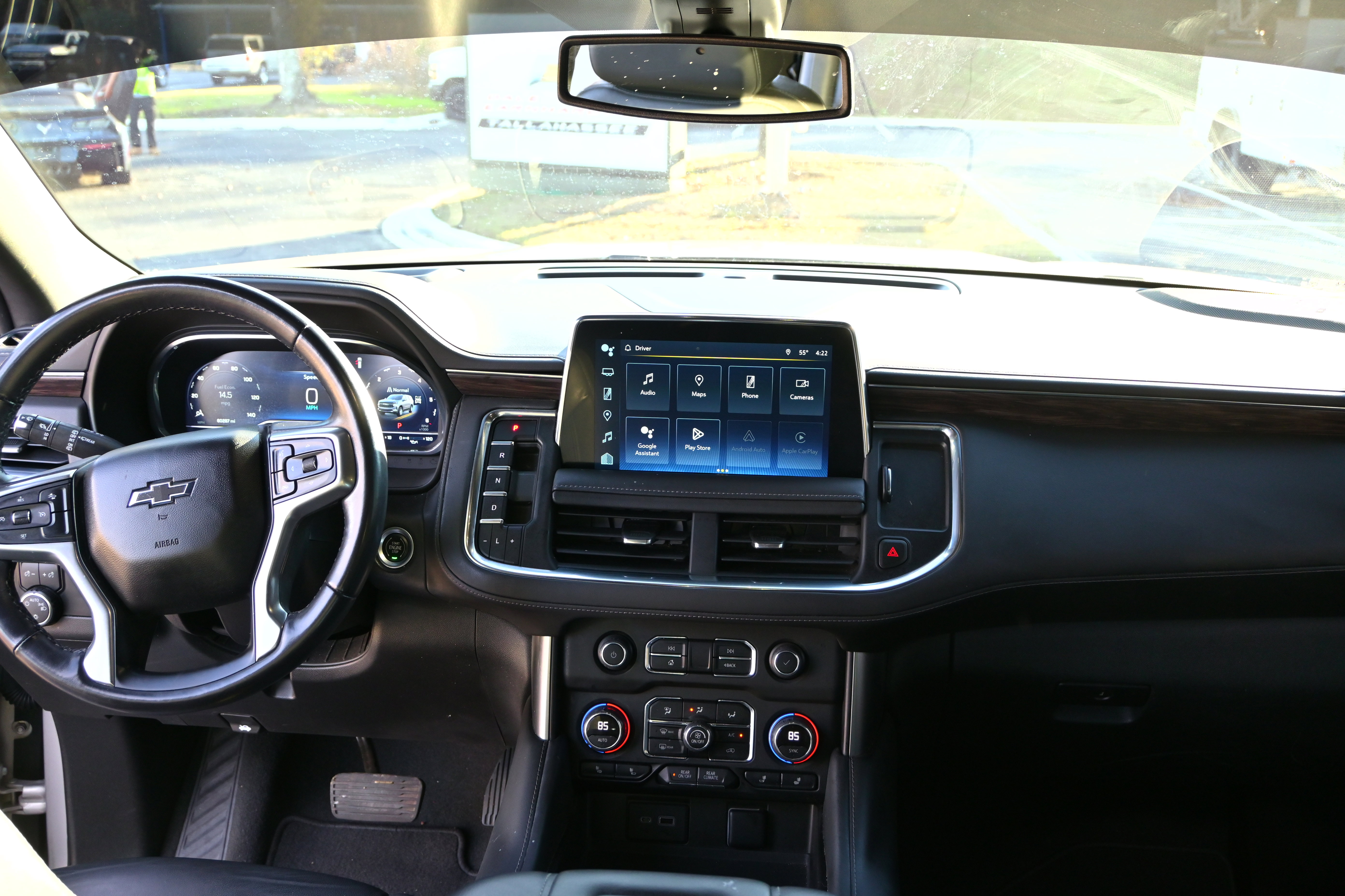 Used 2022 Chevrolet Suburban Z71 image 8