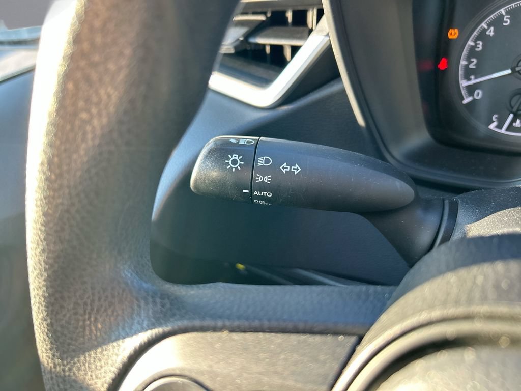 Used 2022 Toyota Corolla LE FWD image 19