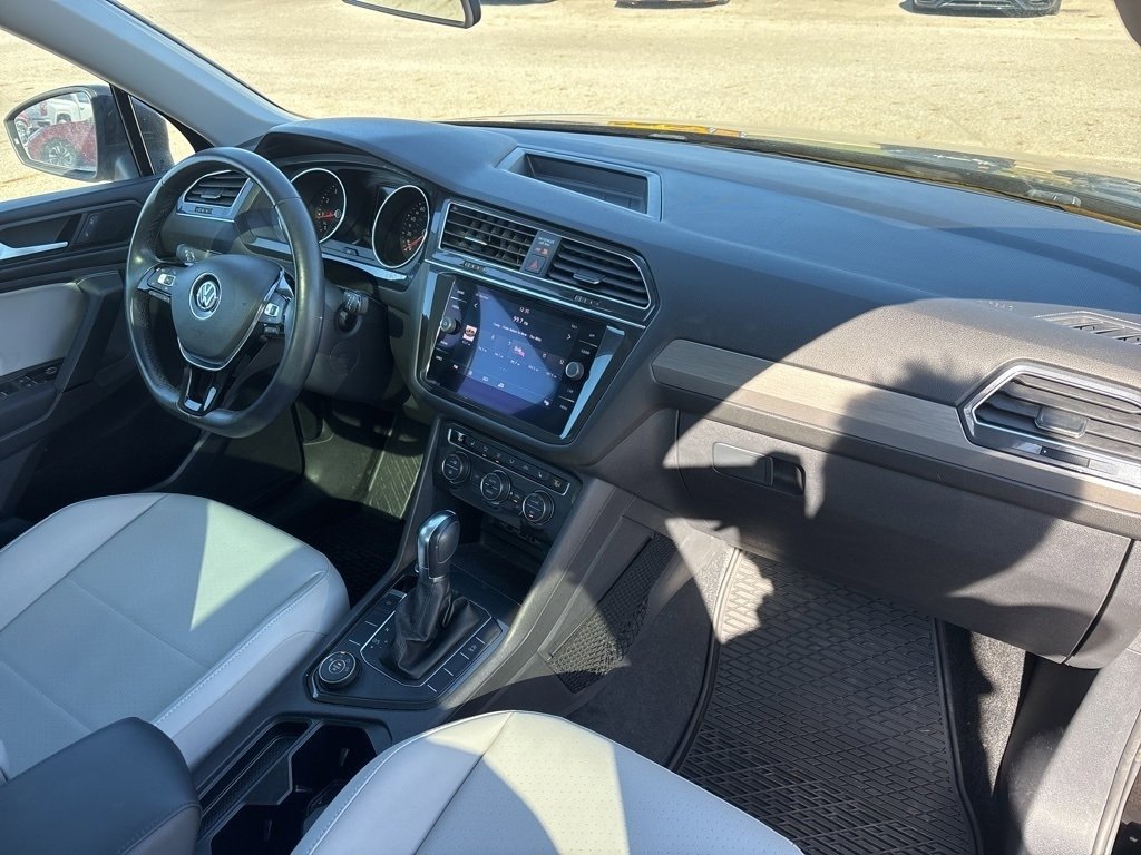 Used 2019 Volkswagen Tiguan SE w/ Panoramic Sunroof Package image 25