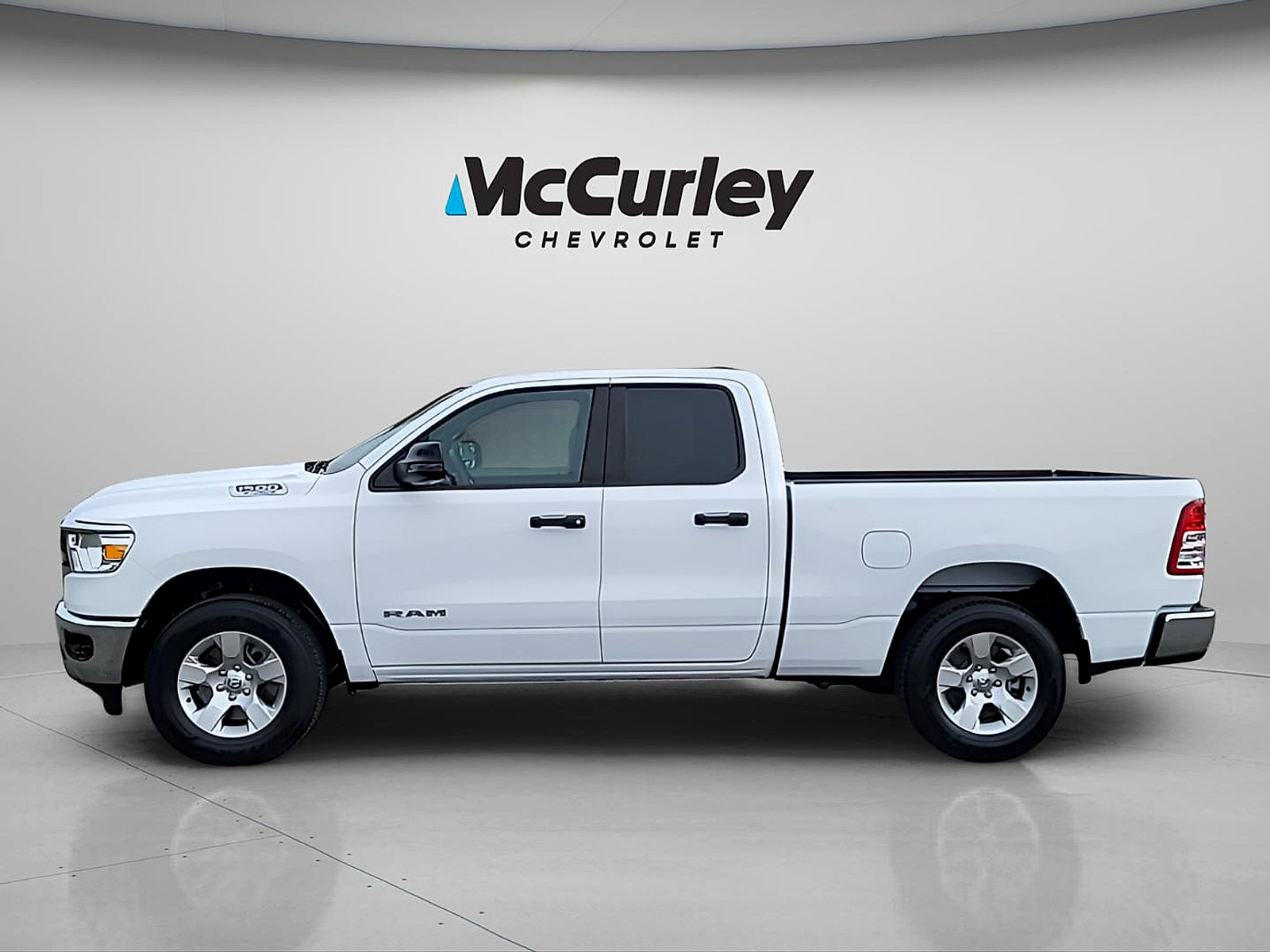 Used 2024 RAM 1500 Big Horn AWD/4WD image 4