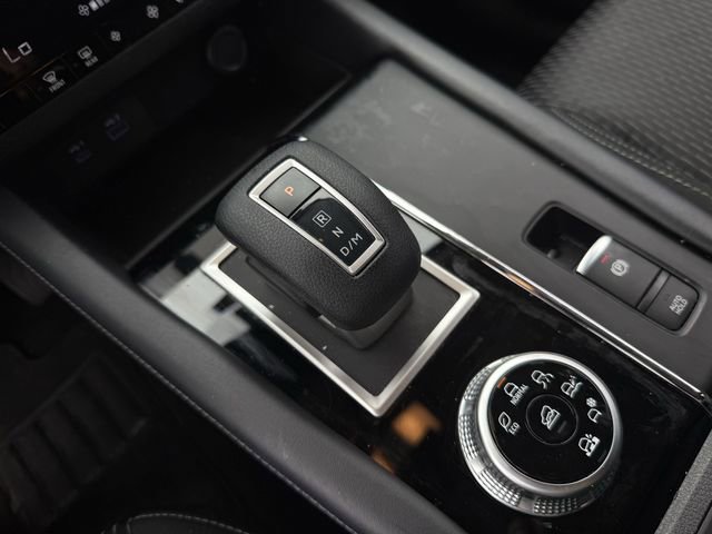Used 2023 Mitsubishi Outlander ES AWD/4WD image 19