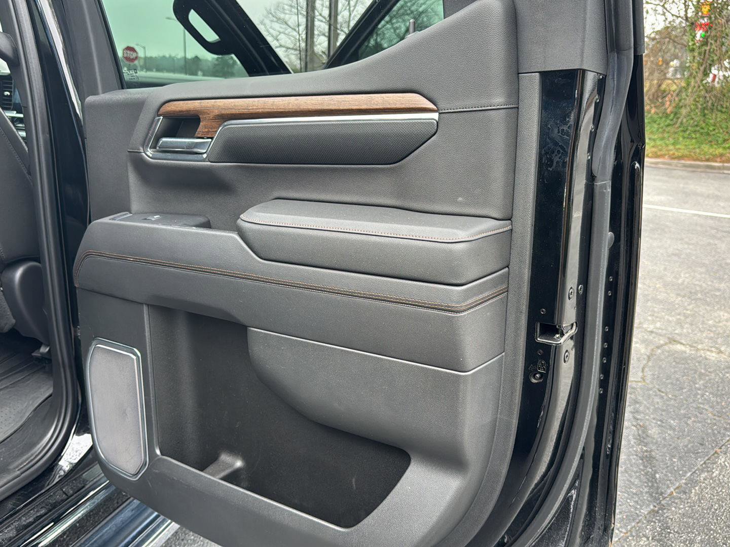 Used 2023 Chevrolet Silverado 1500 High Country w/ Technology Package AWD/4WD image 14