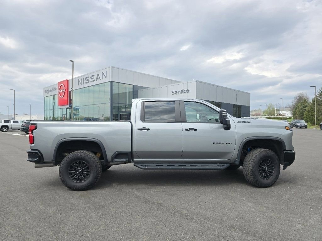 Used 2024 Chevrolet Silverado 2500 ZR2 w/ Technology Package image 14