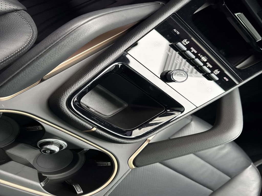 Used 2024 Porsche Cayenne image 26