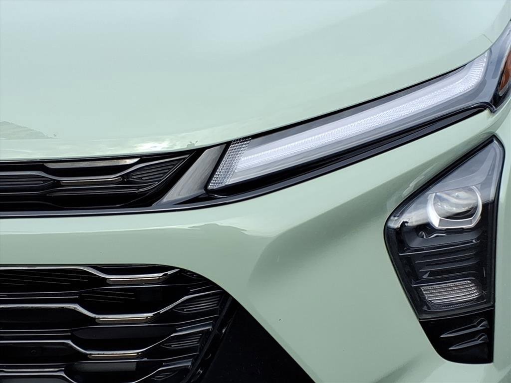 Used 2025 Chevrolet Trax ACTIV w/ Sunroof Package image 8