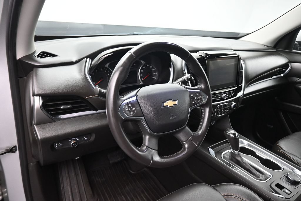 Used 2019 Chevrolet Traverse LT w/ LT Premium Package AWD/4WD image 15