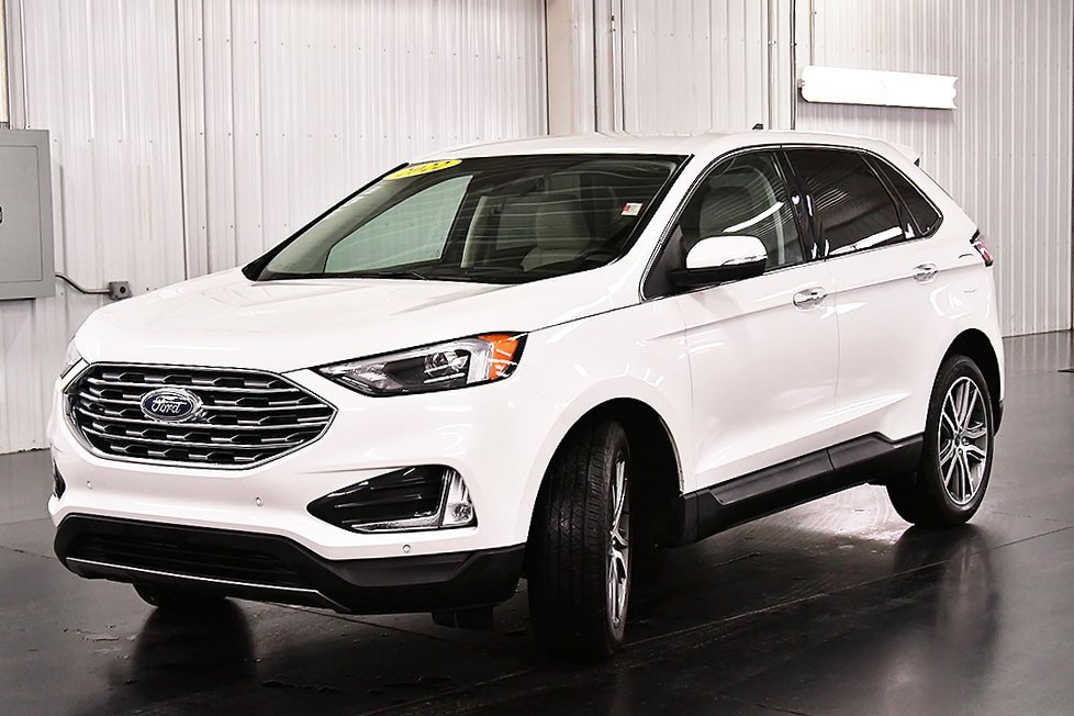 Used 2022 Ford Edge Titanium image 3