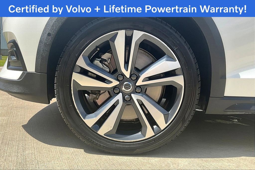 Used 2025 Volvo V60 B5 Cross Country Plus image 12