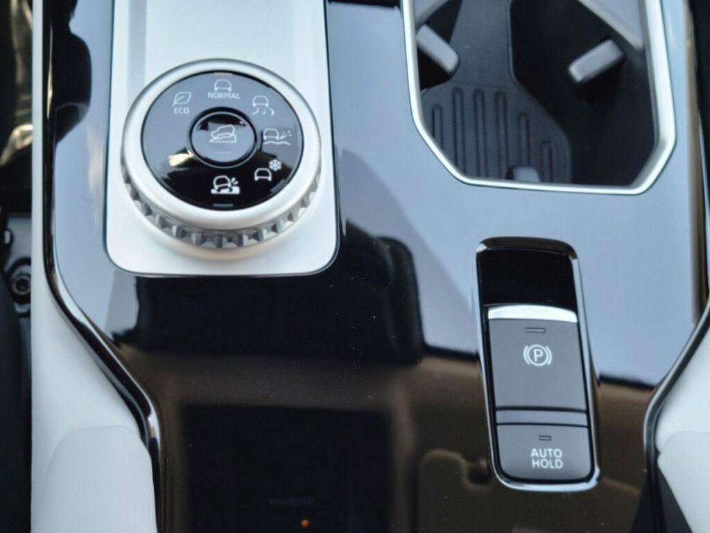 New 2025 Mitsubishi Outlander SEL image 22