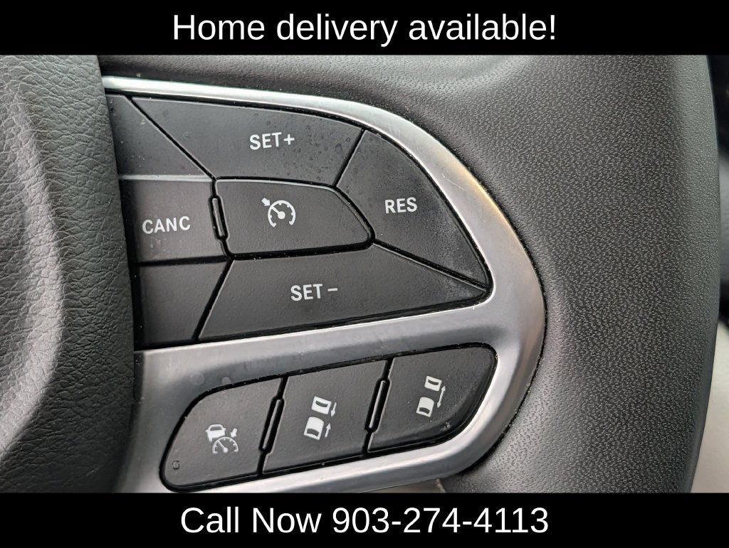 Used 2024 Chrysler Pacifica Touring-L FWD image 23