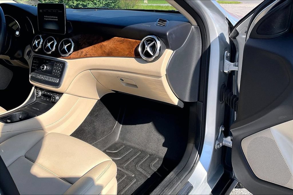 Used 2020 Mercedes-Benz GLA 250 4MATIC image 15