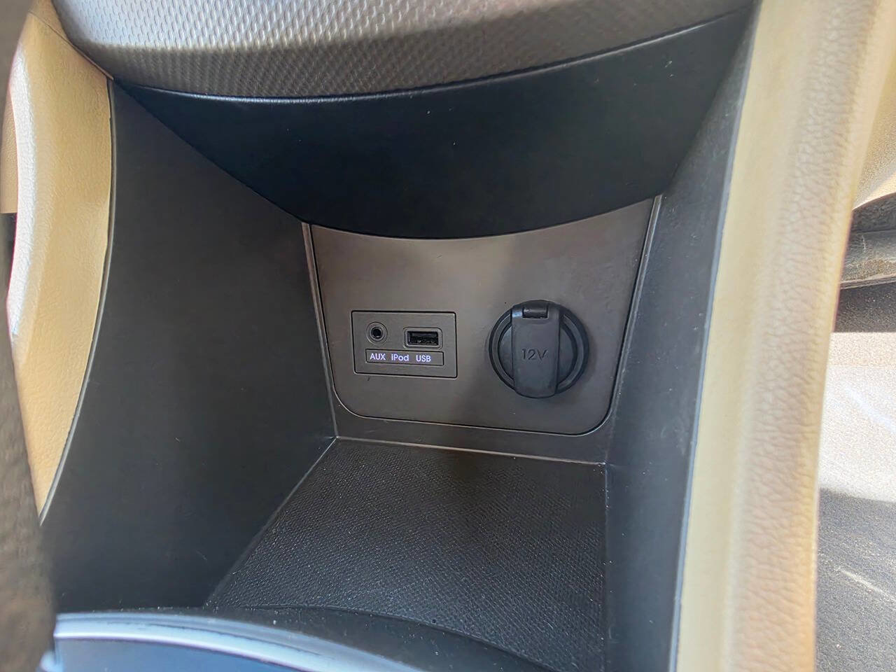 Used 2013 Hyundai Accent GLS FWD image 39