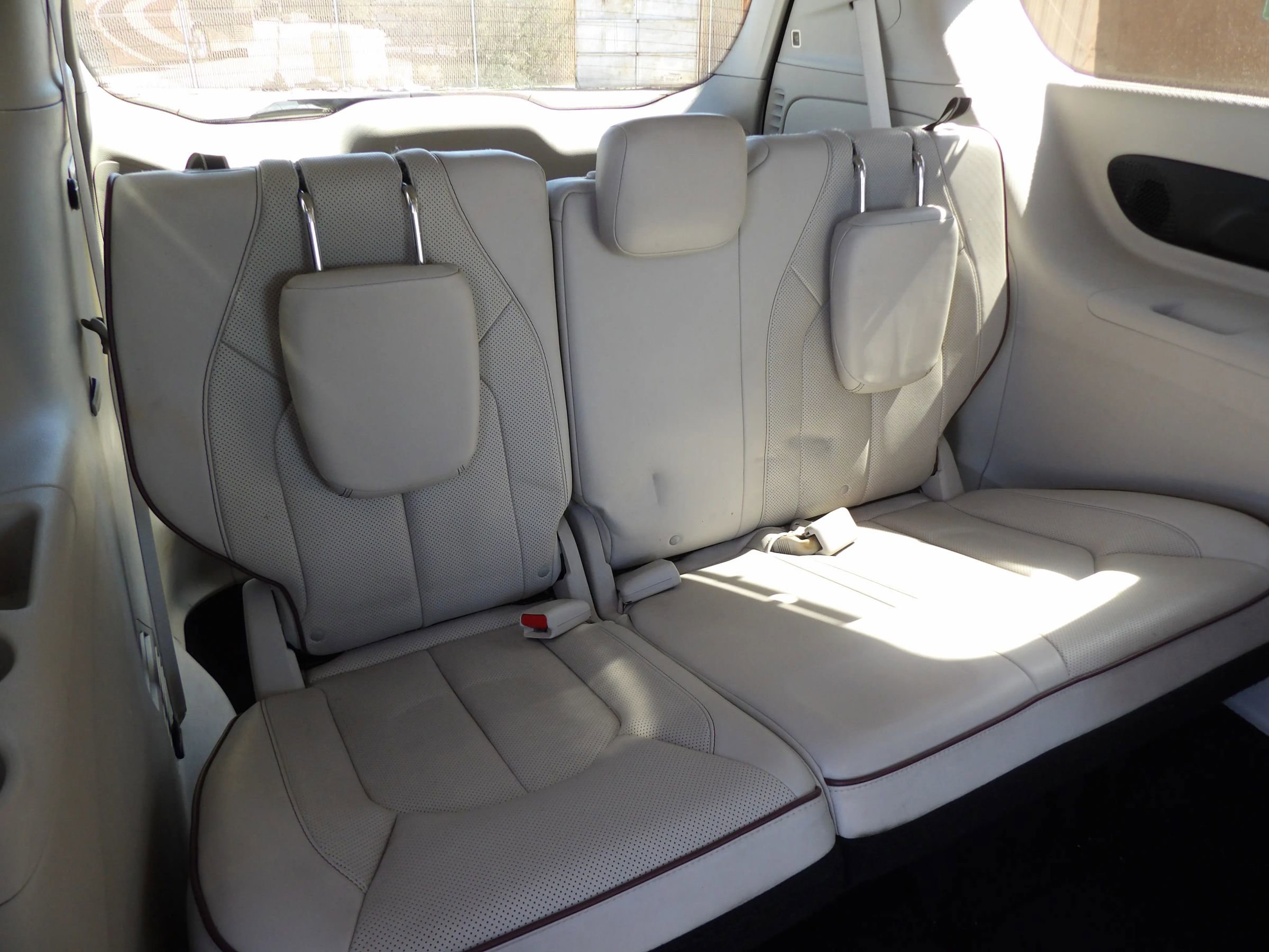 Used 2020 Chrysler Pacifica Limited image 12