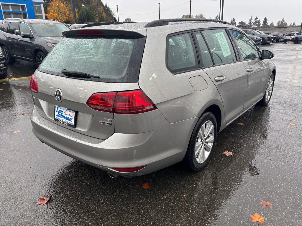 Used 2017 Volkswagen Golf S image 5