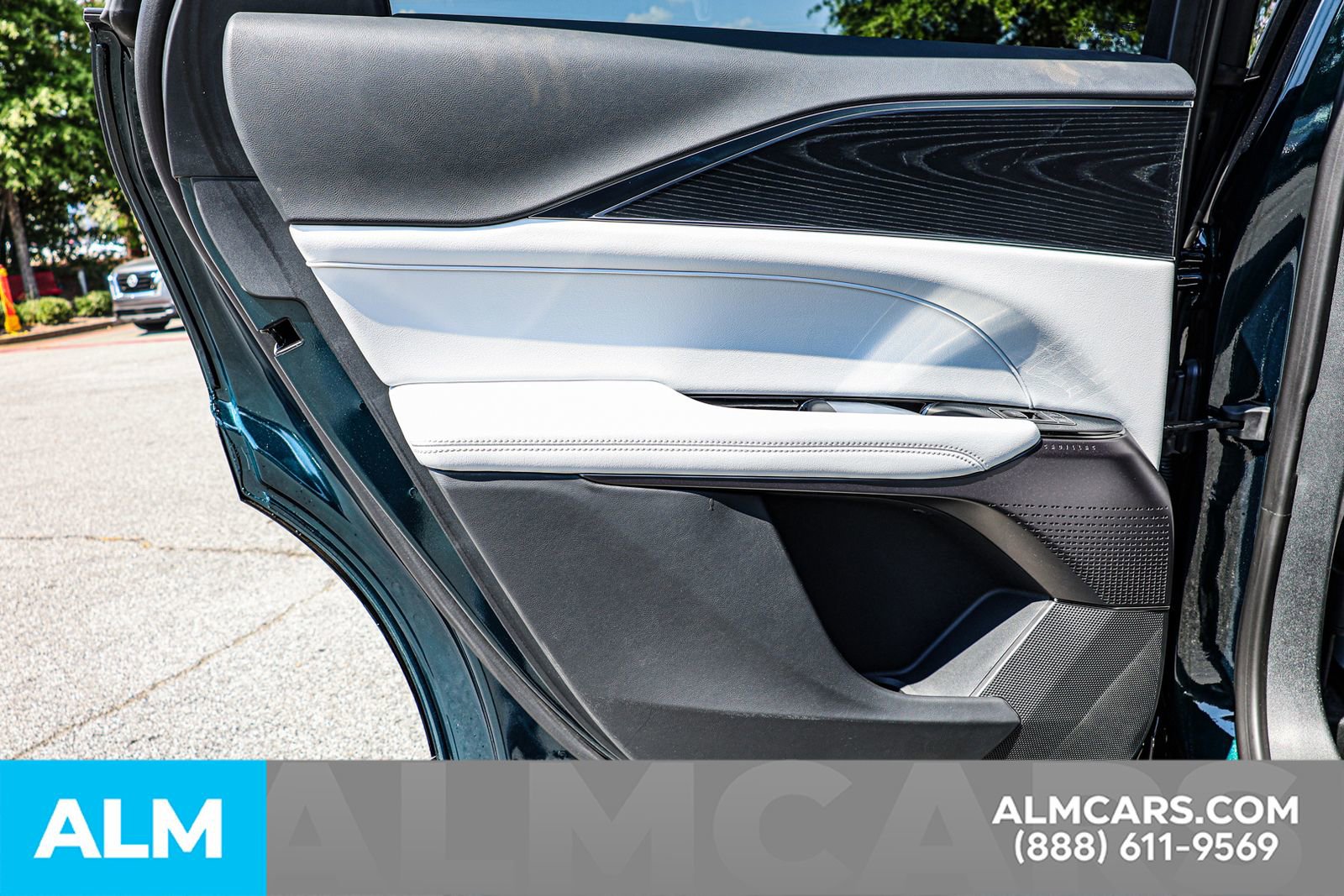 Used 2025 Cadillac Lyriq Luxury image 49