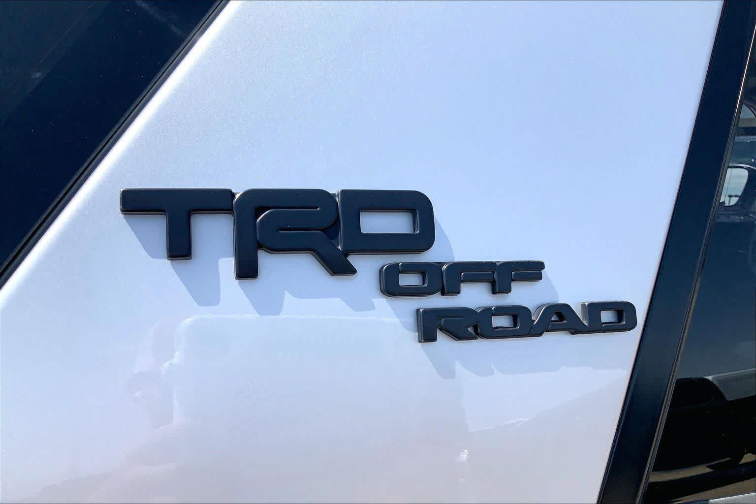 Used 2018 Toyota 4Runner TRD Off-Road Premium AWD/4WD image 10