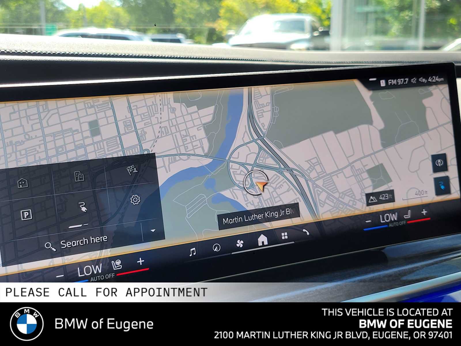 Used 2025 BMW i7 eDrive50 w/ M Sport Package RWD image 28