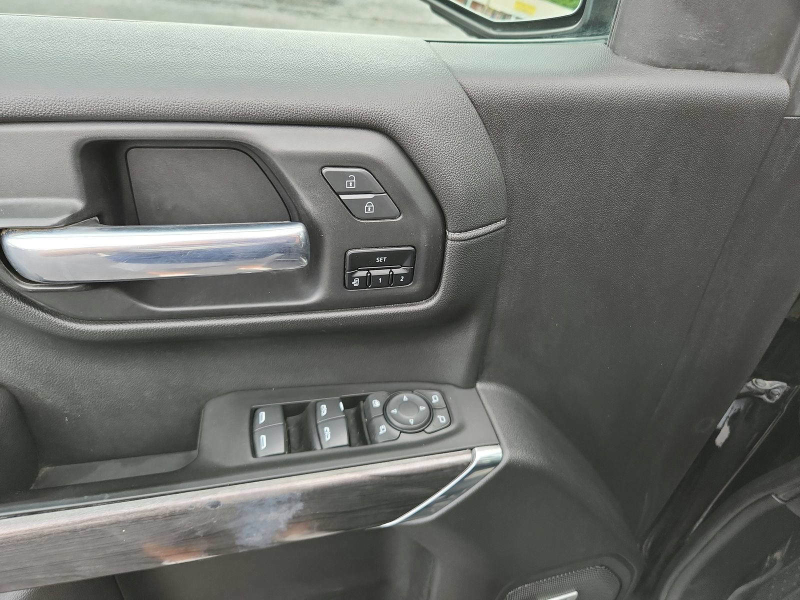 Used 2020 Chevrolet Silverado 1500 LTZ w/ LTZ Premium Package AWD/4WD image 23