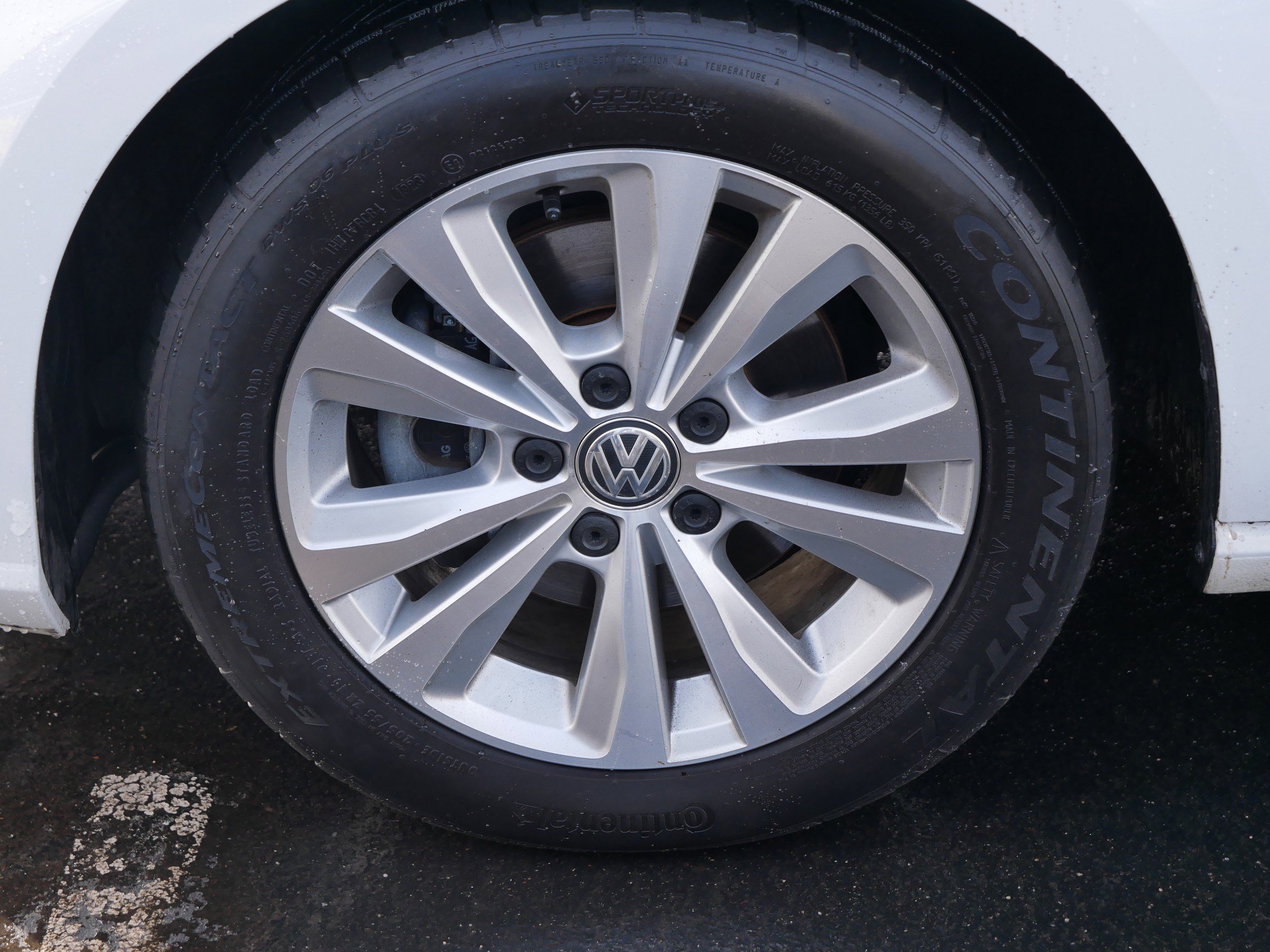 Used 2018 Volkswagen Golf SE image 15