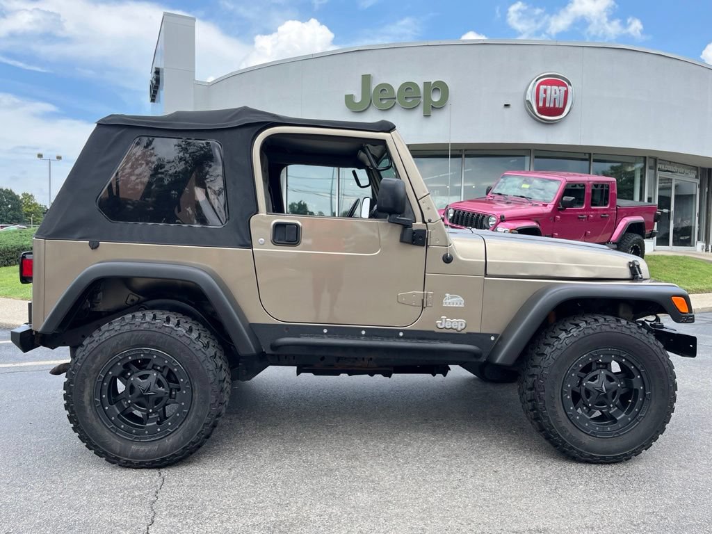 Used 2004 Jeep Wrangler Sahara w/ Dual Top Group AWD/4WD image 36