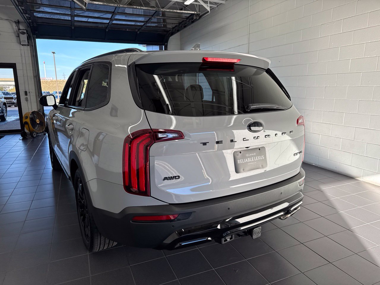 Used 2021 Kia Telluride EX w/ EX Premium Package AWD/4WD image 6