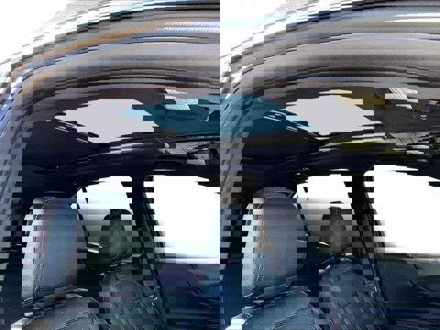 Used 2023 Chevrolet Equinox Premier image 17