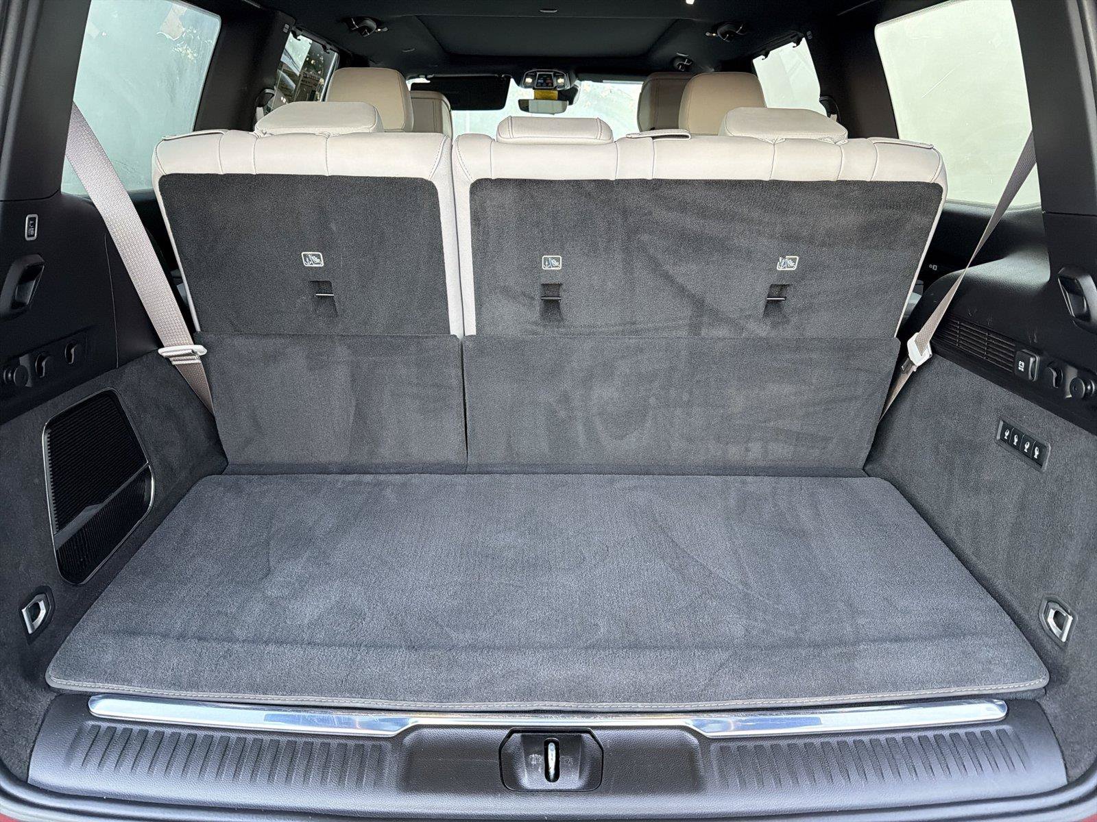 Used 2025 Jeep Grand Wagoneer 4WD image 18
