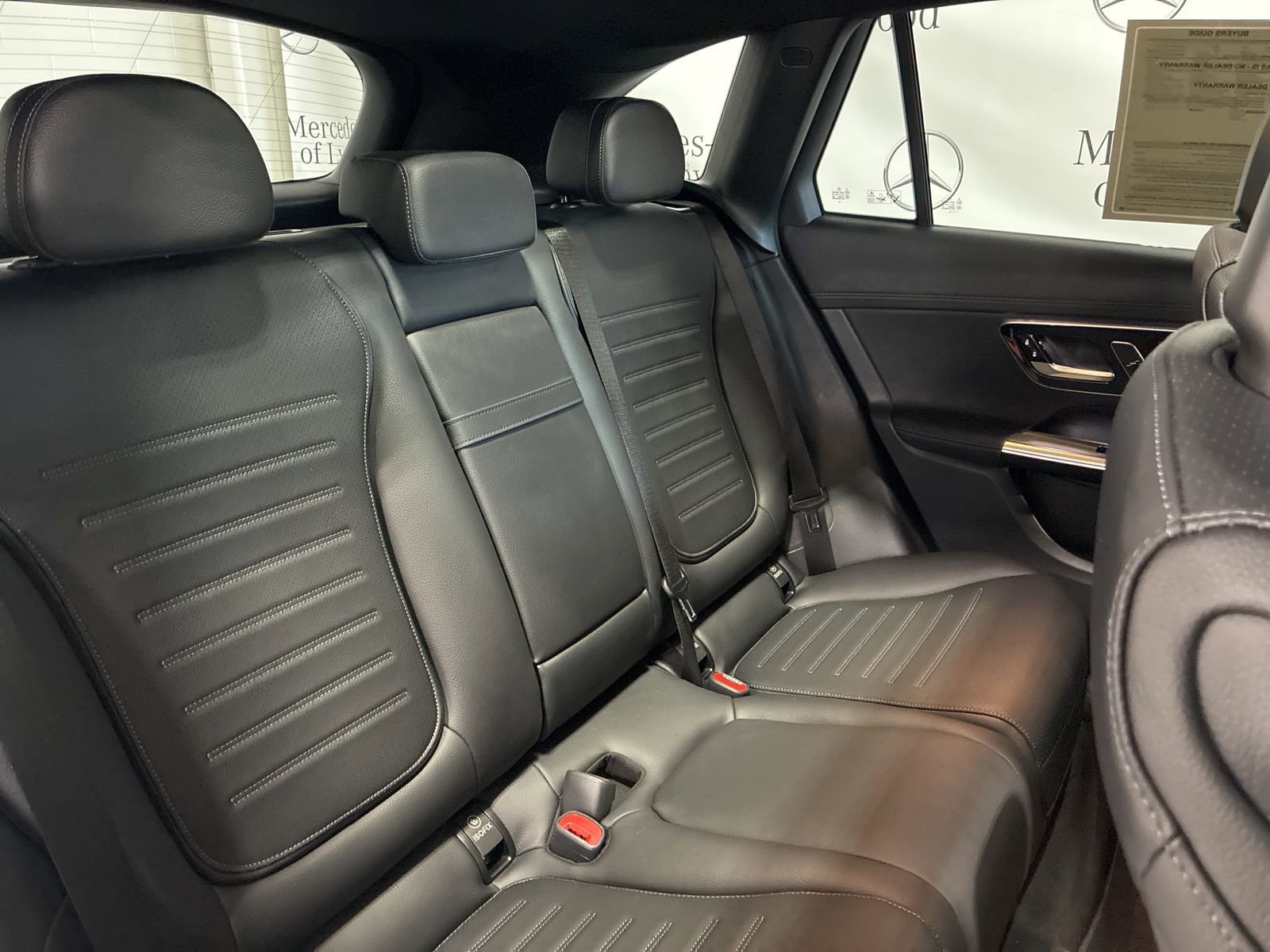 Used 2023 Mercedes-Benz GLC 300 4MATIC image 35