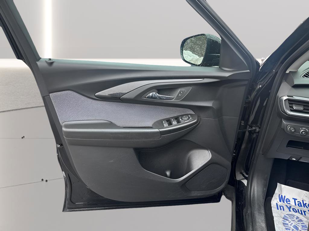 Used 2023 Chevrolet TrailBlazer LT w/ Convenience Package image 18