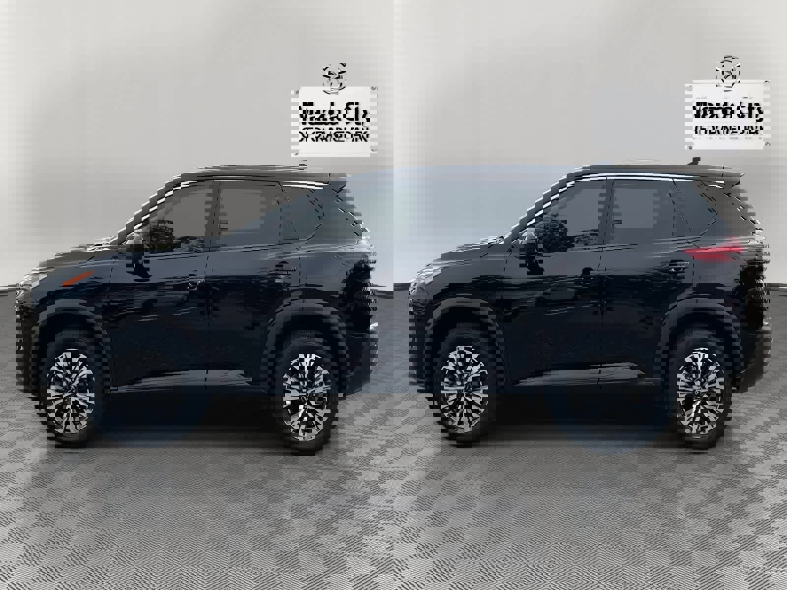 Used 2023 Nissan Rogue SV image 8