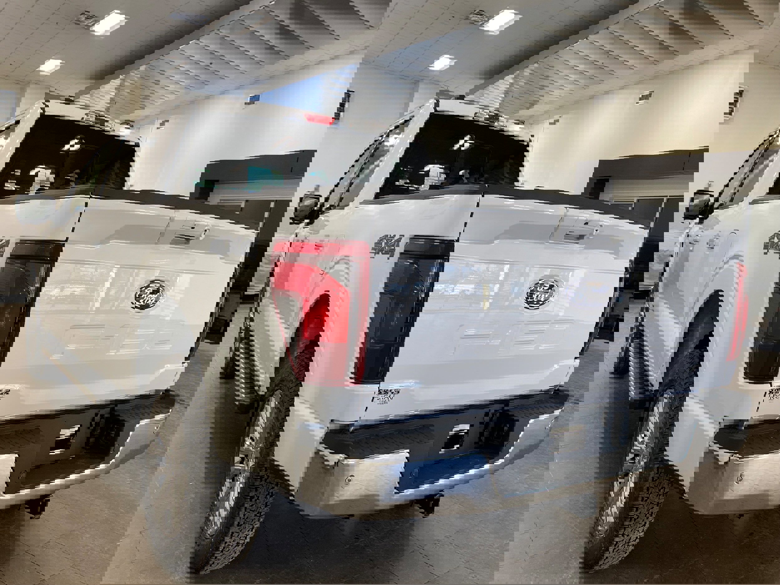 New 2025 Ford F150 XLT w/ Equipment Group 303A High image 5