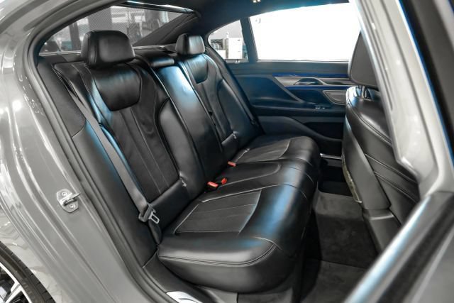 Used 2020 BMW 750i xDrive w/ Executive Package AWD/4WD image 50