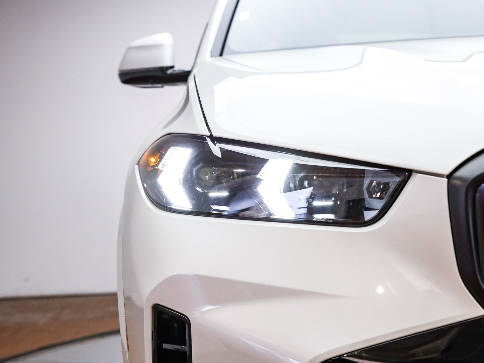New 2026 BMW X5 xDrive40i w/ M Sport Package image 5