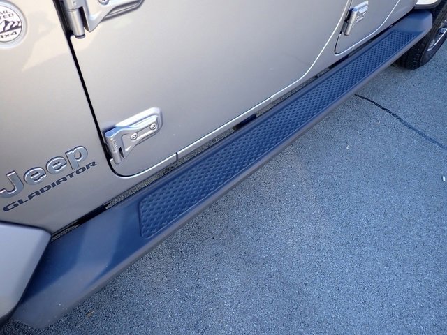 Used 2020 Jeep Gladiator Overland image 13