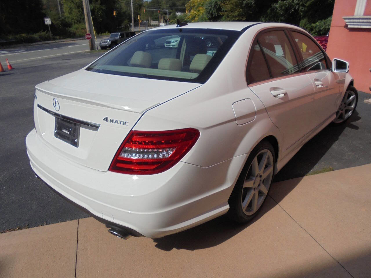 Used 2014 Mercedes-Benz C 300 C 300 Sport 4MATIC AWD 4dr Sed w/ Premium 1 Package image 26