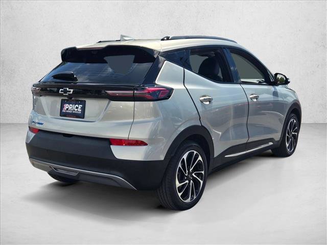Used 2023 Chevrolet Bolt EUV Premier w/ Sun & Sound Package FWD image 4
