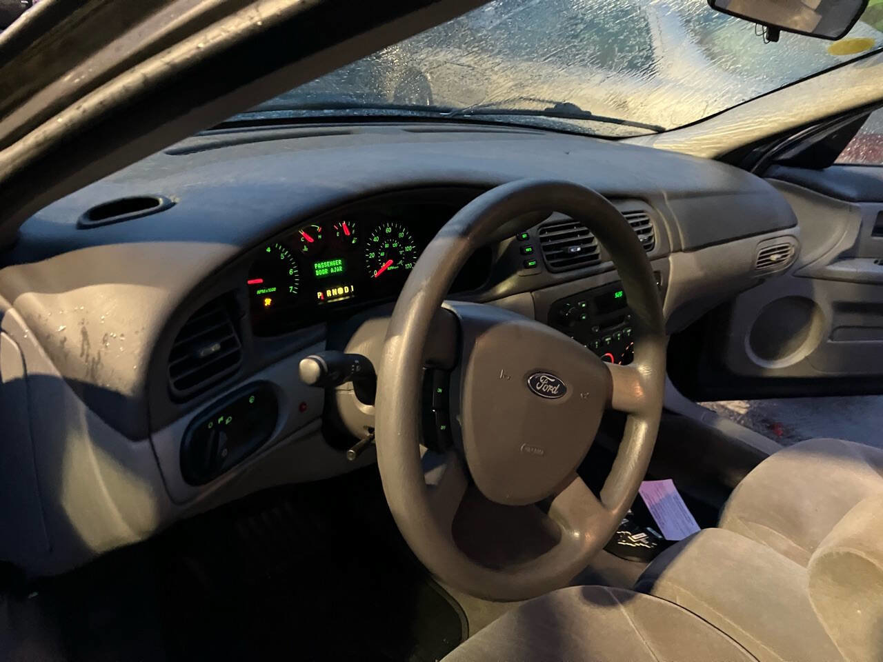 Used 2004 Ford Taurus SE image 26