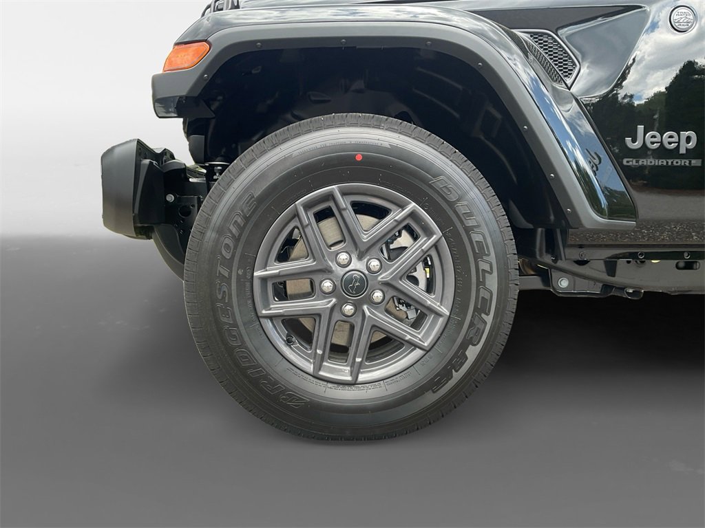 New 2025 Jeep Gladiator Sport image 15