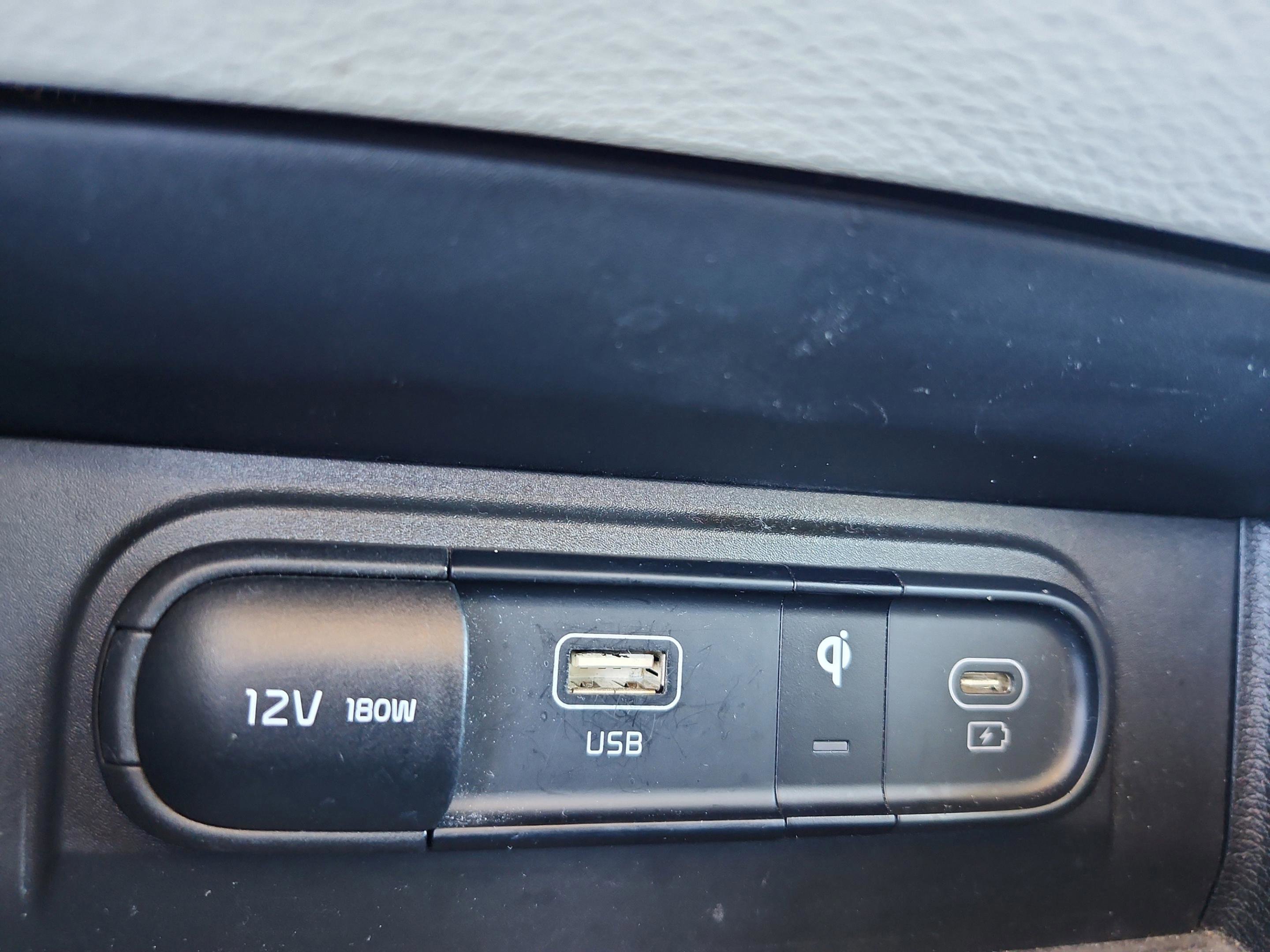 Used 2023 Kia Sportage EX image 30