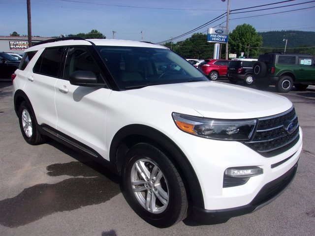 Used 2022 Ford Explorer XLT w/ Equipment Group 202A image 4