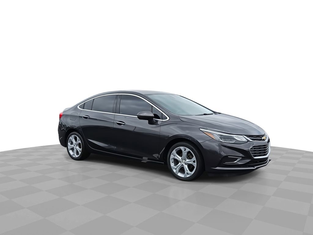 Used 2017 Chevrolet Cruze Premier FWD image 2