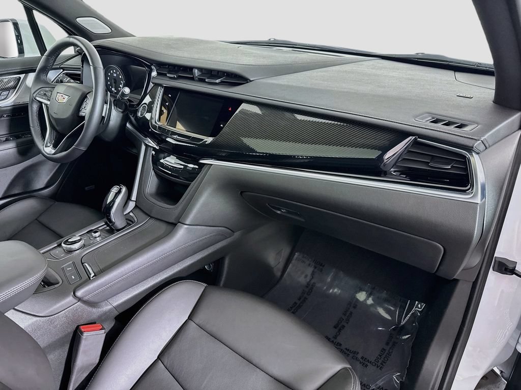 Used 2025 Cadillac XT6 Sport w/ Technology Package AWD/4WD image 31