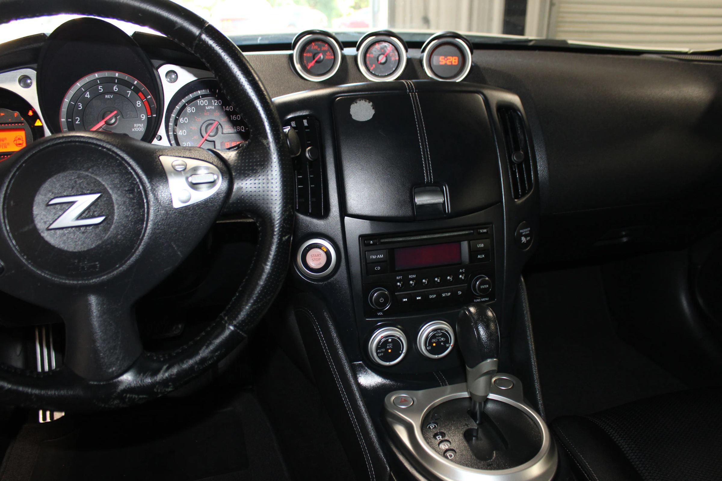Used 2015 Nissan 370Z Coupe w/ Aerodynamics Package RWD image 13