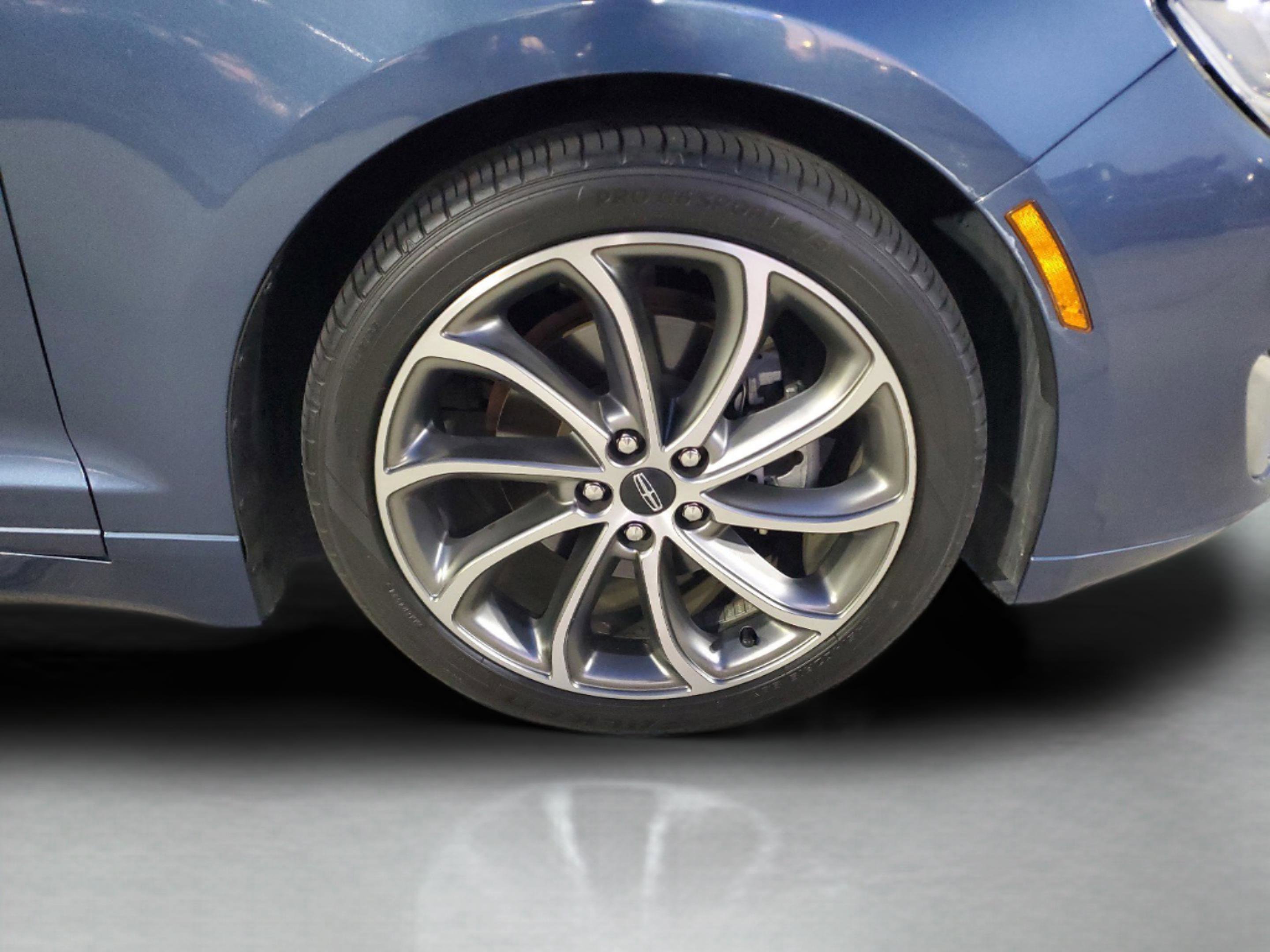 Used 2019 Lincoln MKZ Reserve w/ Reserve Plus Package FWD image 28