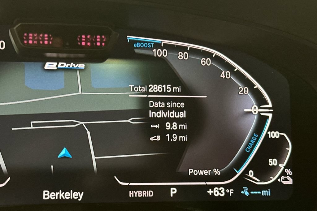 Used 2023 BMW 530e w/ M Sport Package RWD image 31